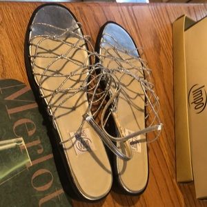 Silver elastic Impo stretch shoes with small heel